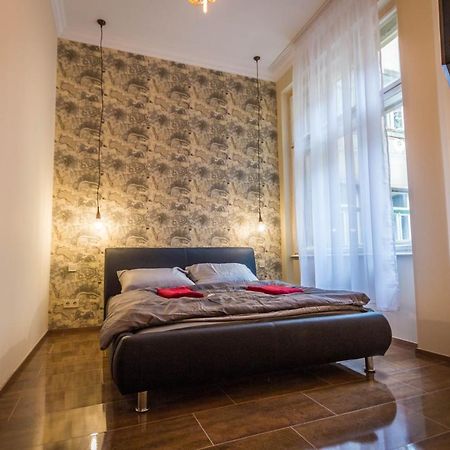 Elegant Fashionstreet Apartment Budapest Exterior photo