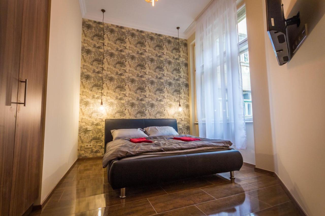 Elegant Fashionstreet Apartment Budapest Exterior photo
